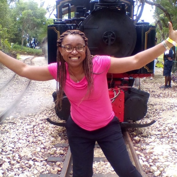 Meet your Posher, Lydia - Picture 1 of 1